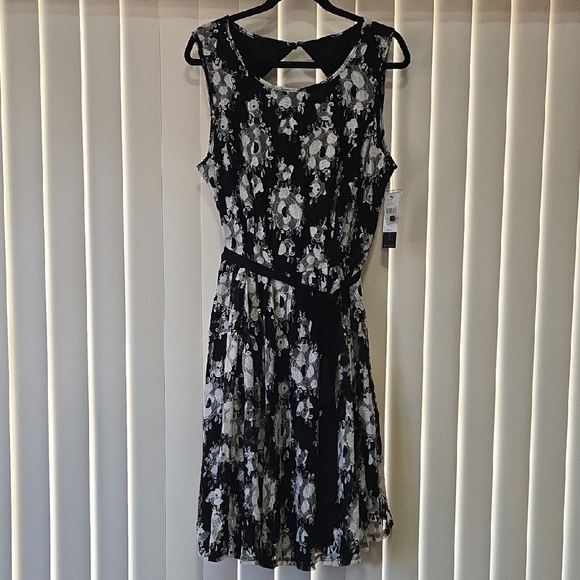 Lane Bryant Black and White Floral‎ Midi Dress Size 16 - Picture 2 of 11